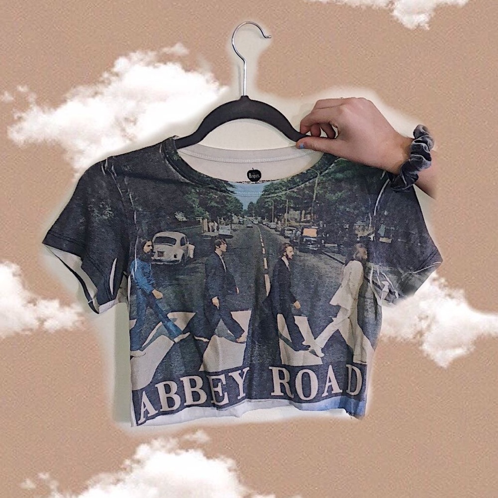 Beatles 🖤🎵 crop top